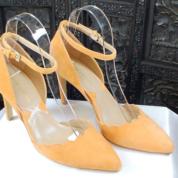 Women's Adrienne Vittadini orange suede heels size 7 - Picture 2 of 4